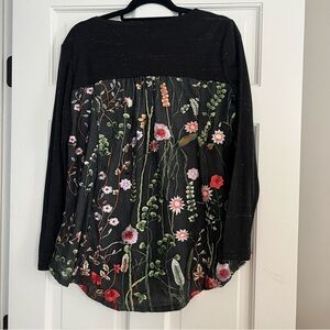 Aratta Gray and Green Tunic Top